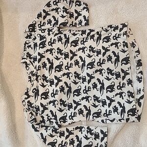 Kate Quinn 2T long sleeve shirt